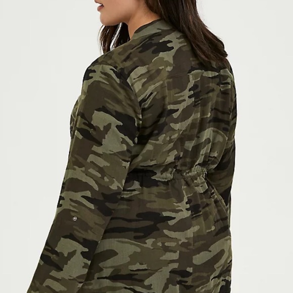 Camo Button Front Drawstring Anorak - Picture 6 of 9